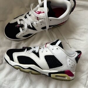 Jordan 6 Retro Black and White Athletic Shoes with Classic Design